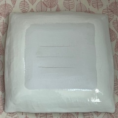 スクエア　大皿　プレート　角皿　ホワイト　陶器　正方形　波模様　25cmの画像