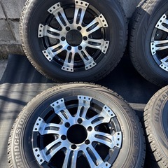 トヨタ　ハイエース用　スタッドレスタイヤ4本セット　の画像