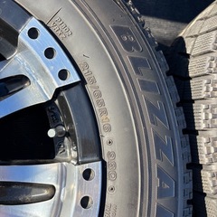 トヨタ　ハイエース用　スタッドレスタイヤ4本セット　の画像