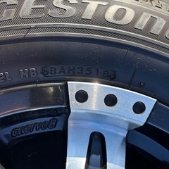 トヨタ　ハイエース用　スタッドレスタイヤ4本セット　の画像