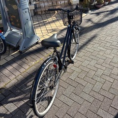 【整備品】前後タイヤチューブ新品。チェーン新品。カゴ新品。26インチ黒  ￥12000の画像