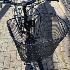 【整備品】前後タイヤチューブ新品。チェーン新品。カゴ新品。26インチ黒  ￥12000の画像