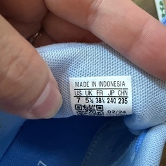 adidasスニーカー
の画像