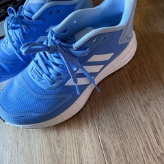 adidasスニーカー
の画像