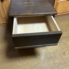 サイドテーブルの画像