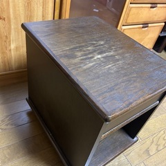 サイドテーブルの画像