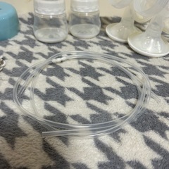 母乳搾乳機　電動　ダブルポンプ　授乳　9段階調節　BPAフリー　コンパクト　母乳育児　食洗機使用可能　シリコーンの画像