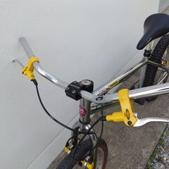ストリート自転車トライアルＭＯＮＴＹの画像
