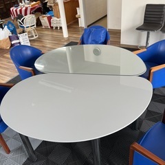 イタリア製ダイニングテーブルセットの画像