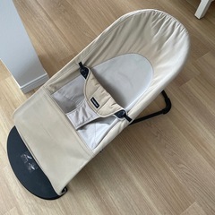 ベビービョルン　バウンサー　おもちゃ付きの画像
