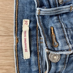 Levi’s 311 SHAPING SKINNY デニム 24の画像
