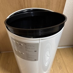 ゴミ箱（蓋故障）の画像