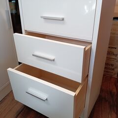 3段チェスト　キャビネット　サイドチェスト　たんす　タンス　木製　ホワイト　白　サイズ（約）幅45×奥29×高70　　■近隣配送無料 買取GO‼　栄和店の画像