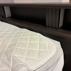 セミダブルのマットレス・フレーム
の画像