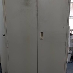 問い合わせ多数のため一旦〆ます
★スチール書庫２本の画像