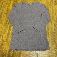 セット購入限定！ユニクロUNIQLOグレー 七分袖Tシャツ Sサイズ ロンTの画像