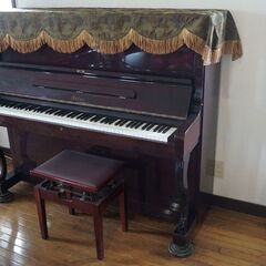 アップライトピアノ　アトラス製の画像