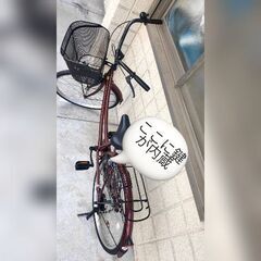 ■24インチ自転車■LEDライト・前カゴ・鍵車体装備・後部荷台・フル装備■車体大きめ■乗りやすいですの画像