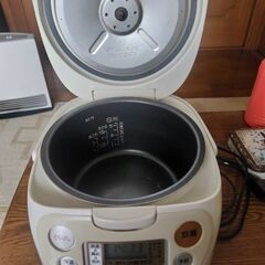 象印 マイコン炊飯ジャーの画像