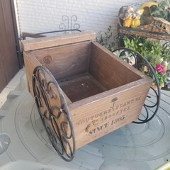 作家様　フラワーワゴン型　ウッドプランターの画像