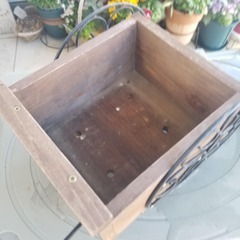 作家様　フラワーワゴン型　ウッドプランターの画像