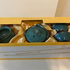 【無料】中国でいただいた 茶器セット＋飾り物（置物／額装）の画像