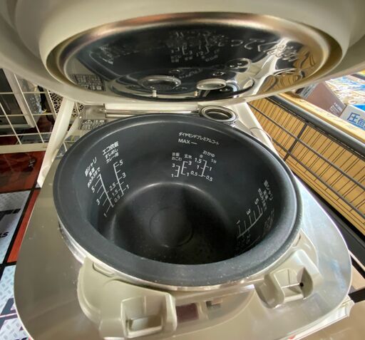 【中古】スチーム圧力IH炊飯器　パナソニック　SR-VSX109　5.5合焚き　2019年製?「ジモティ見た」でドリンクプレゼント中‼