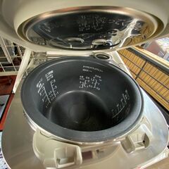 【中古】スチーム圧力IH炊飯器　パナソニック　SR-VSX109　5.5合焚き　2019年製🐶「ジモティ見た」でドリンクプレゼント中‼🐶の画像