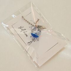 ⊰✿ハンドメイド✿⊱ レジンキーホルダー 一点物 透明ブルーの画像