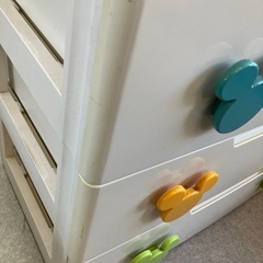 12/25まで店頭商品一部を除き半額クリスマスSALE!!開催中 サ2512-239 ミッキーマウスデザイン チェスト 4段 ベージュ ホワイト キズ汚れ有りの画像