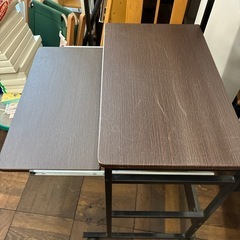 パソコンデスクの画像