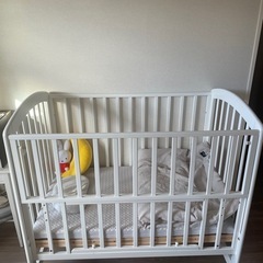 ベビーベッドの画像