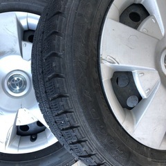 スタッドレス　タイヤの画像