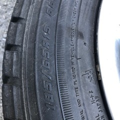 スタッドレス　タイヤの画像
