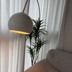 【極美品】【安価でお譲りします‼️】フロアライト　北欧　おしゃれの画像