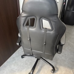 ゲーミングチェアの画像