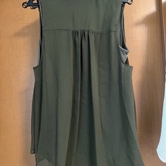 【INGNI】ノースリーブトップス　カーキの画像