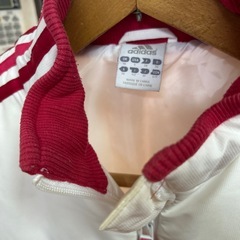 adidas ブルゾンの画像