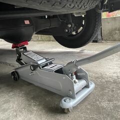 油圧フロアジャッキの画像