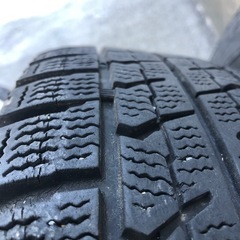 スタッドレス　タイヤの画像