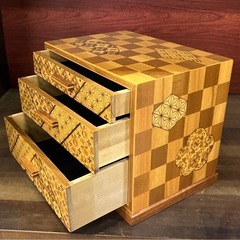 伝統工芸品箱根寄木細工三つ引きの画像