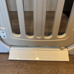 【完売品】楽天高評価　定価1万　ベビーゲート　ベージュ　美品の画像