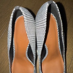 美品★24cm　CHARLES & KEITHパンプスの画像