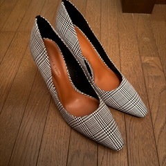 美品★24cm　CHARLES & KEITHパンプスの画像