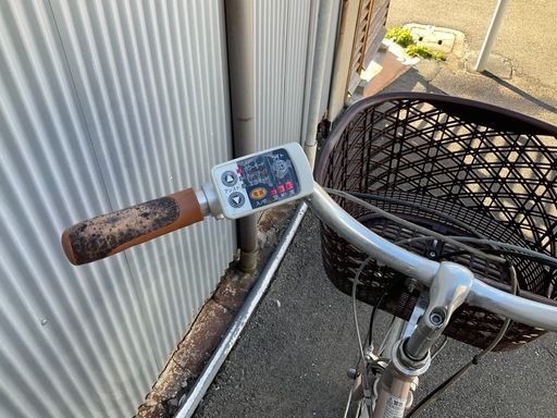 759  パナソニック新機種電動アシスト自転車vivi26インチシルバー系アルミボディー