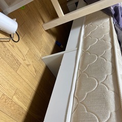 ベッド、マットレスの画像