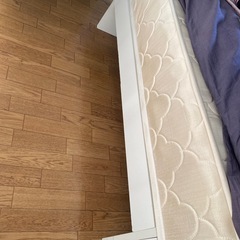 ベッド、マットレスの画像