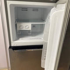 【お譲り　汚れあり】2ドア冷凍冷蔵庫　ハイセンスHR-B2302の画像