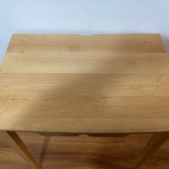 木製引き出しつきテーブル
の画像