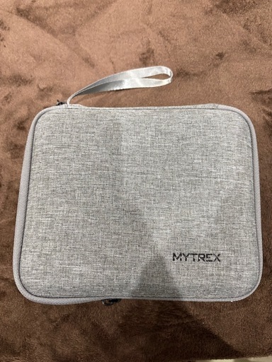 MYTREX製のハンディマッサージガン